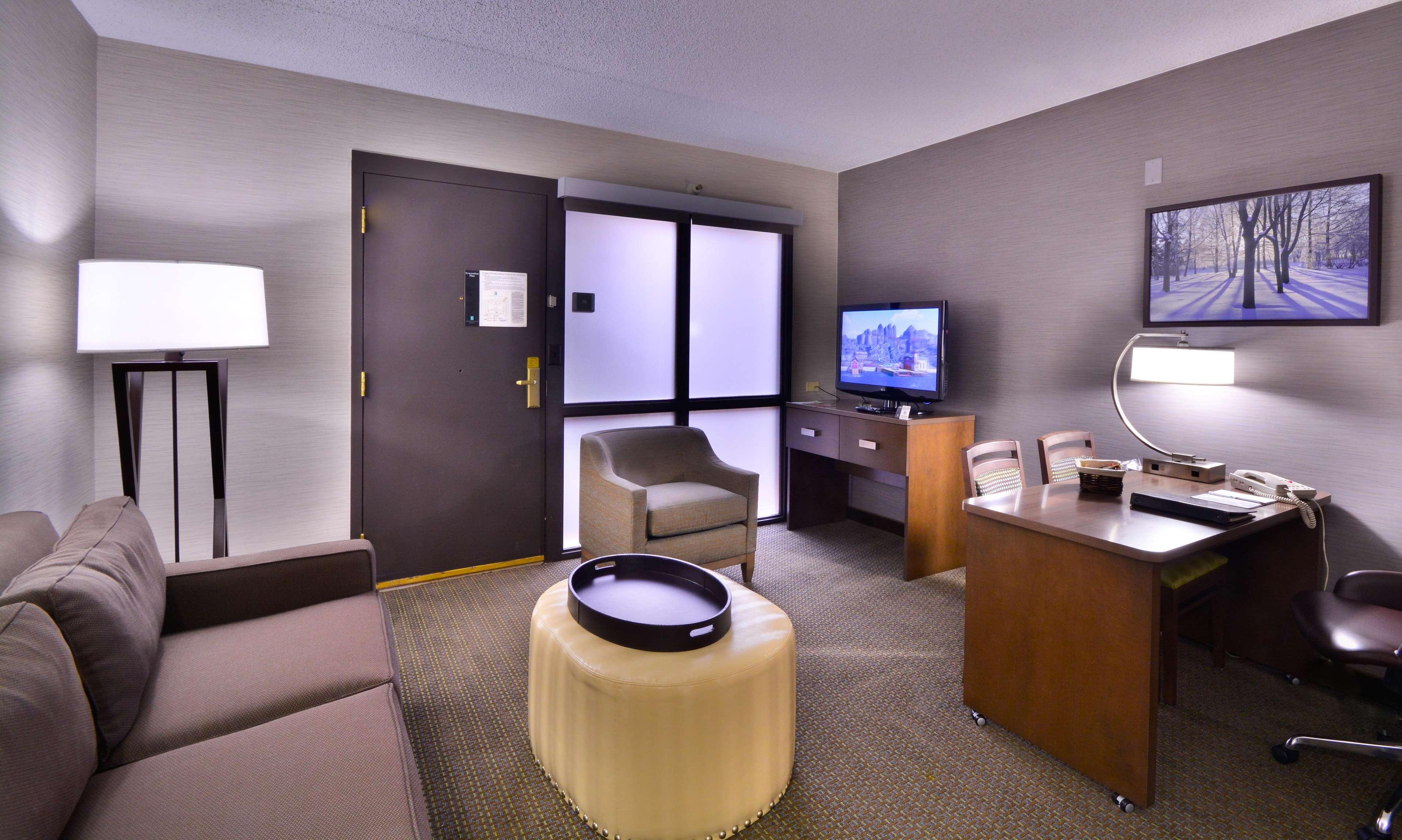 Embassy Suites By Hilton Denver Central Park Ruang foto