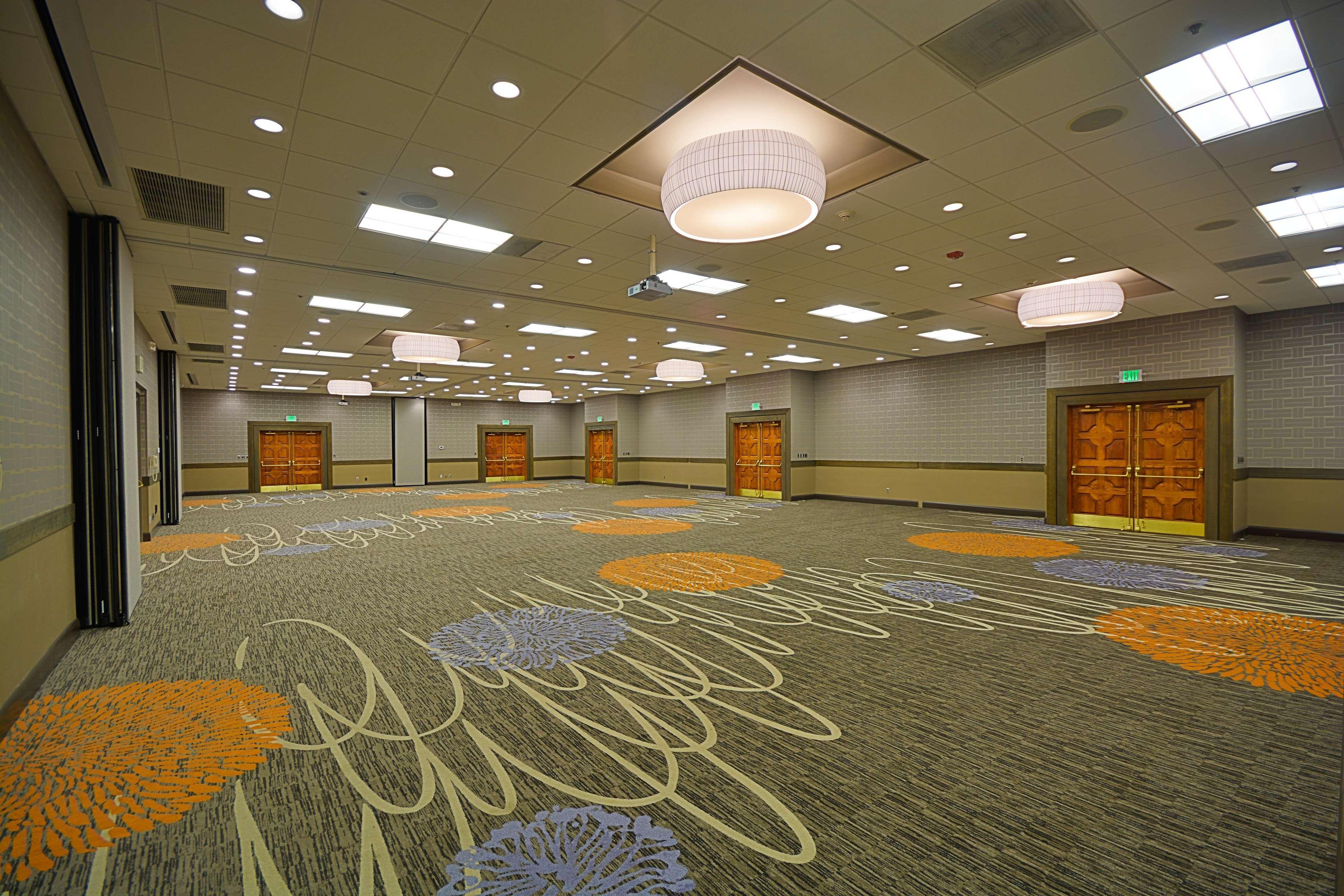 Embassy Suites By Hilton Denver Central Park Bisnis foto
