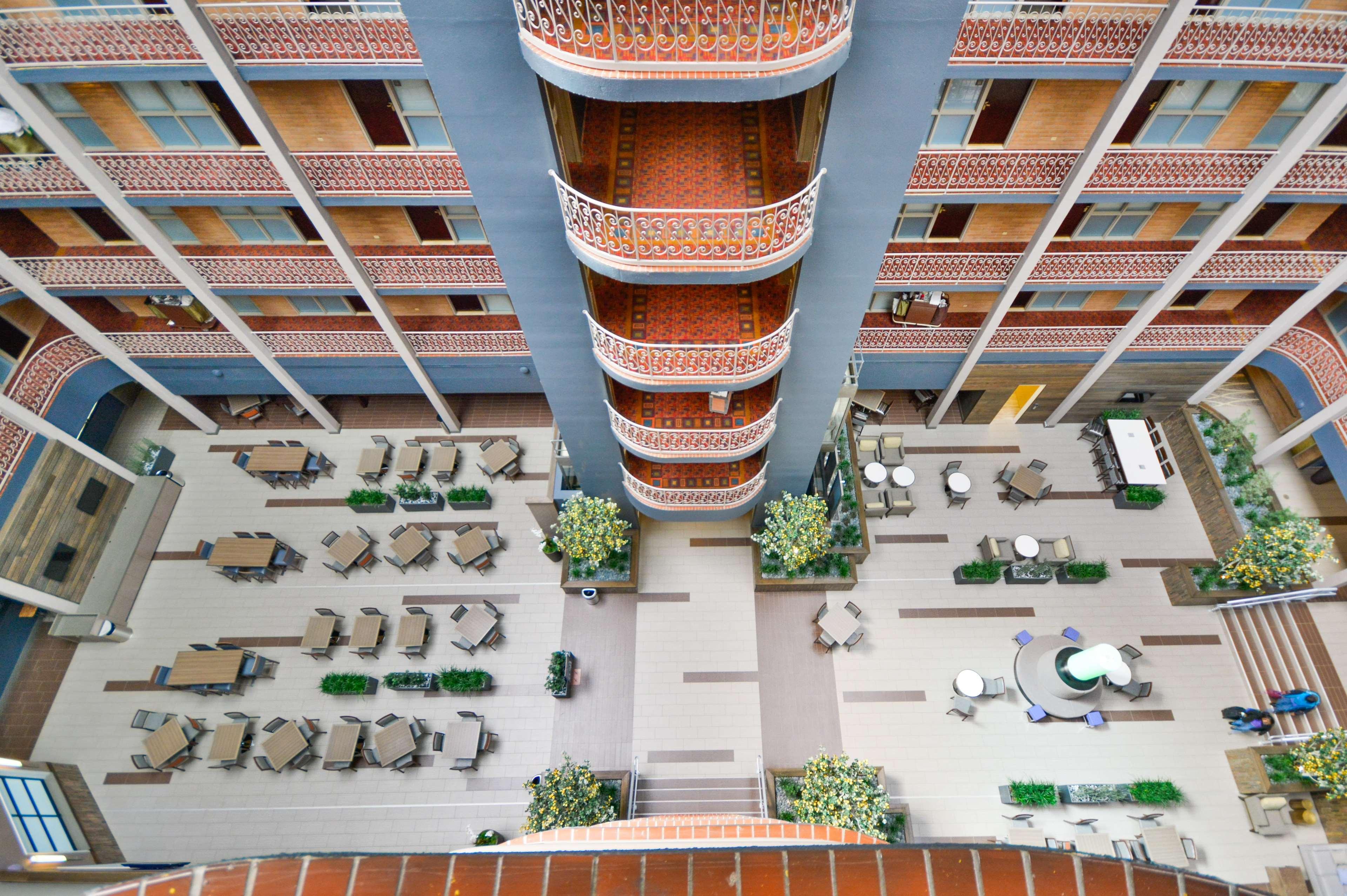 Embassy Suites By Hilton Denver Central Park Bagian luar foto