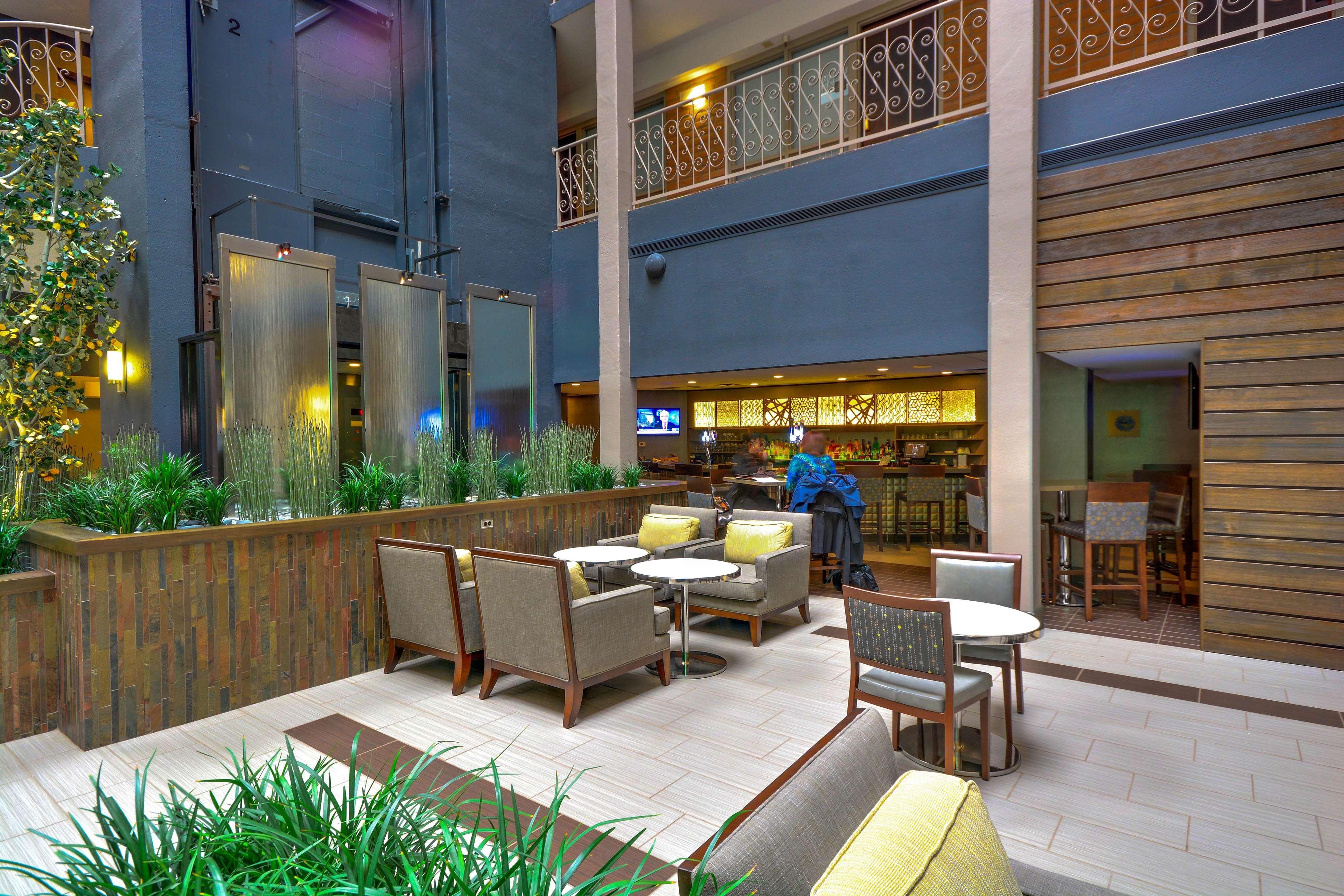 Embassy Suites By Hilton Denver Central Park Interior foto