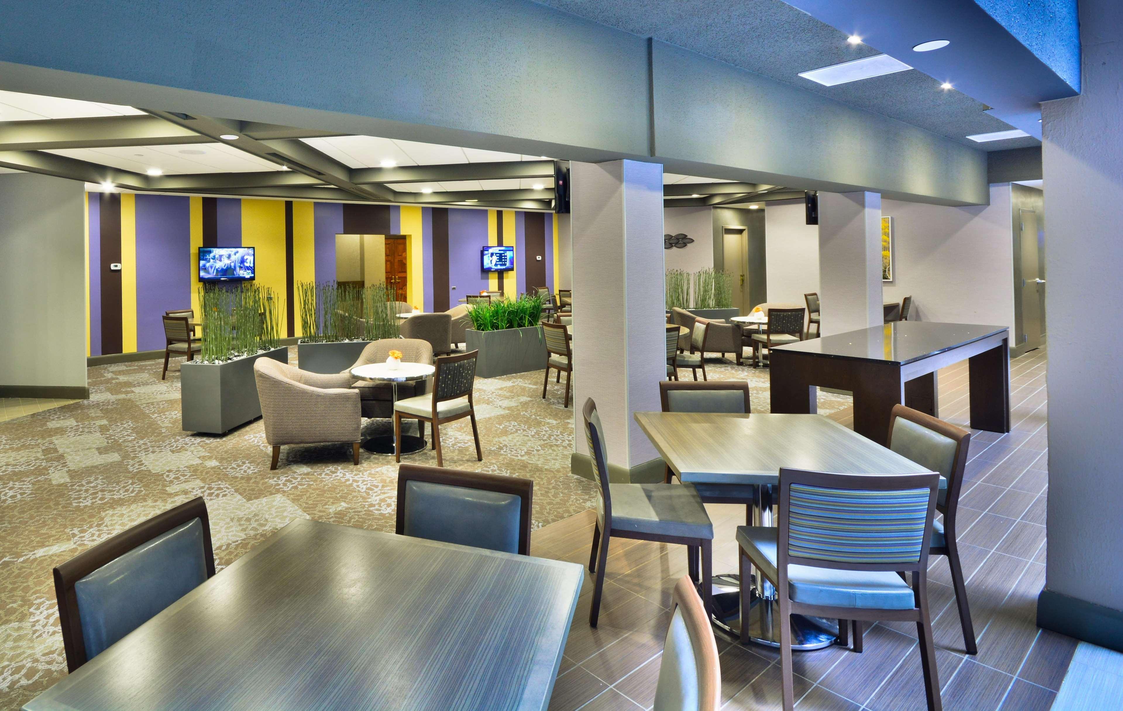 Embassy Suites By Hilton Denver Central Park Restoran foto