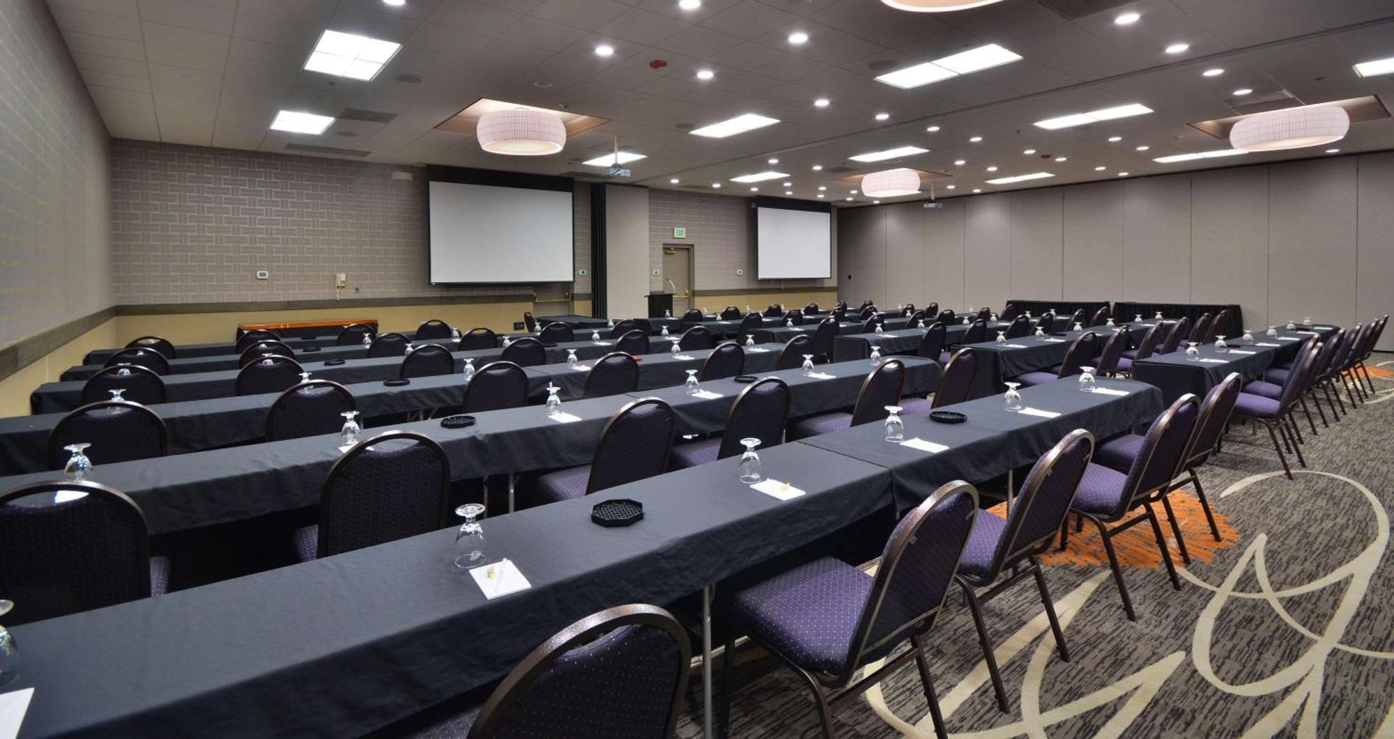 Embassy Suites By Hilton Denver Central Park Bagian luar foto