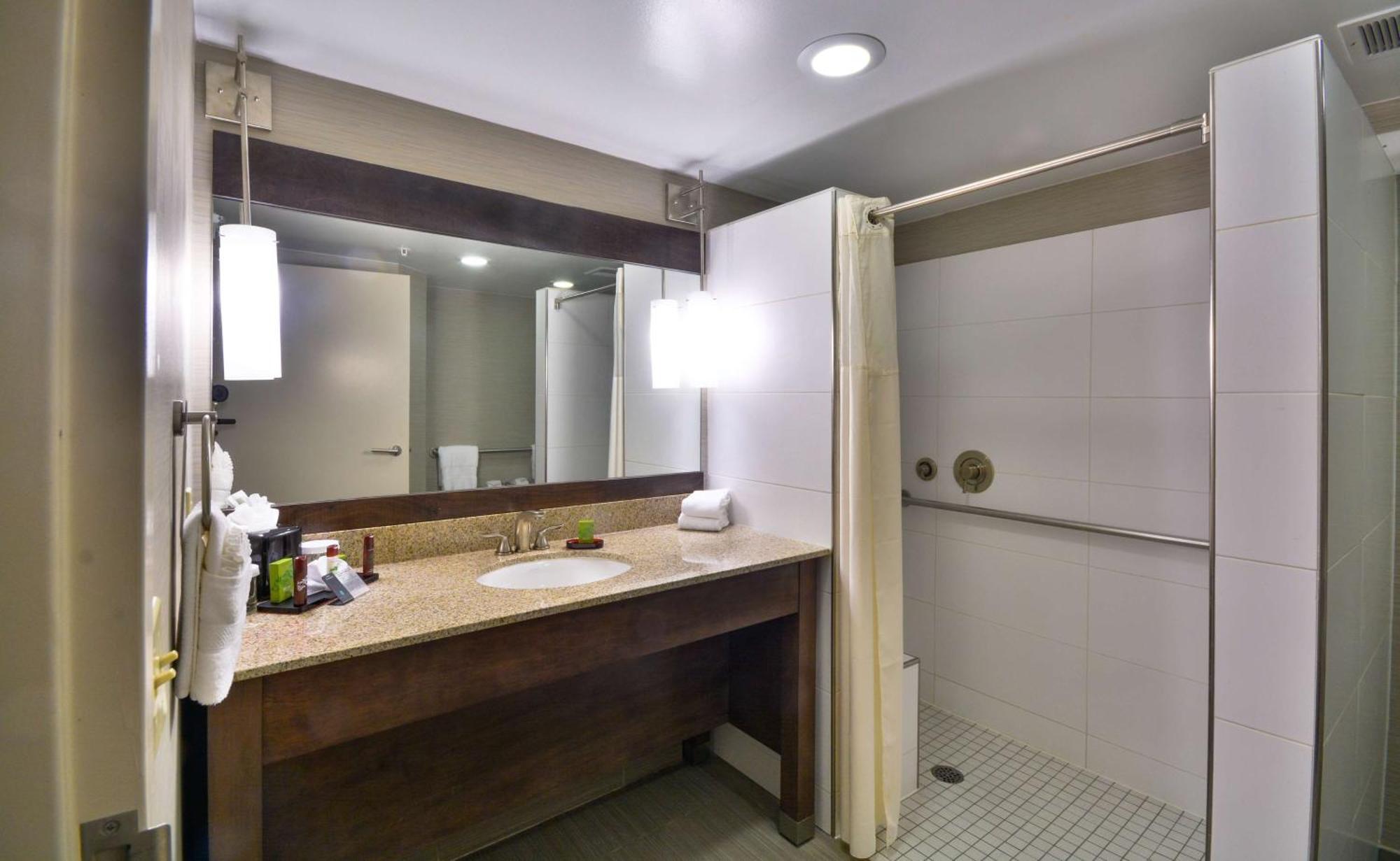 Embassy Suites By Hilton Denver Central Park Bagian luar foto