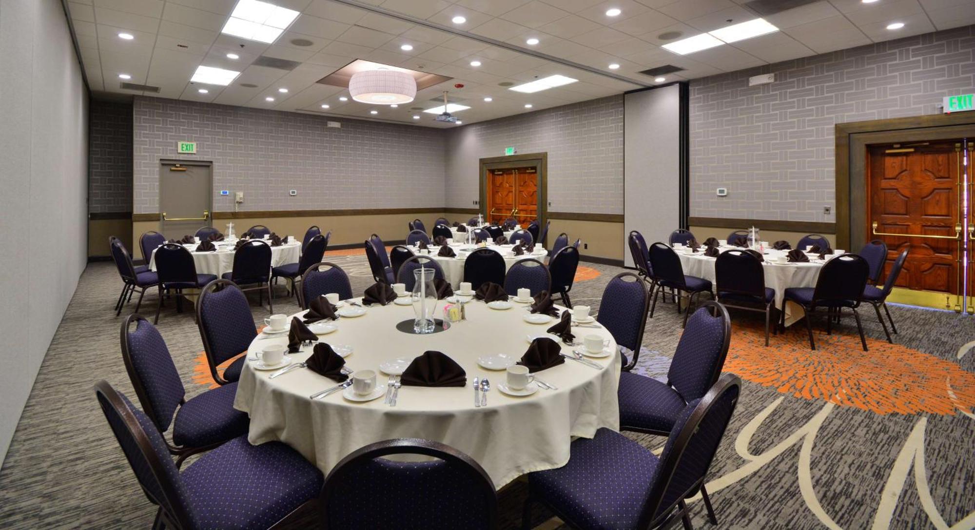 Embassy Suites By Hilton Denver Central Park Bagian luar foto