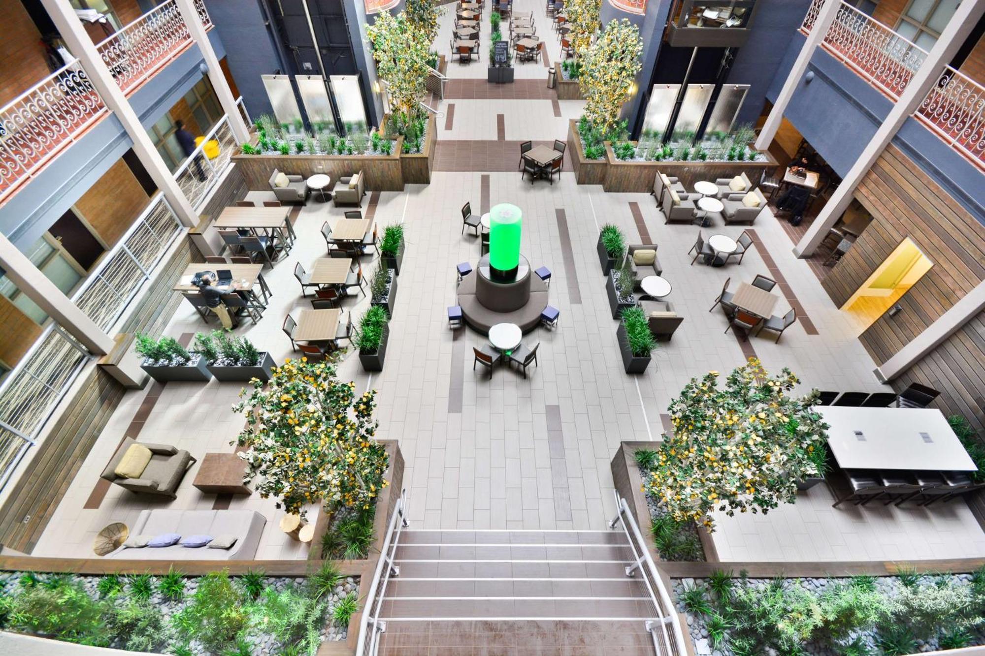 Embassy Suites By Hilton Denver Central Park Bagian luar foto