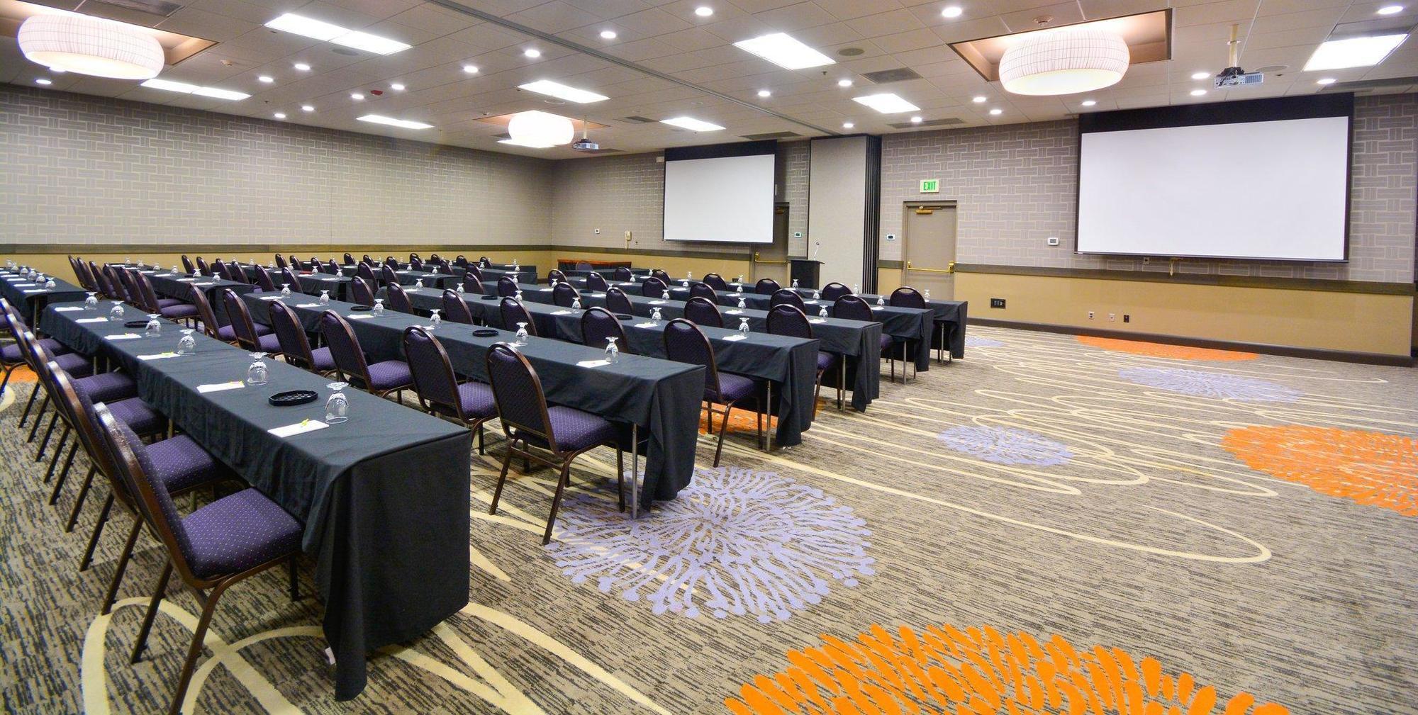 Embassy Suites By Hilton Denver Central Park Bisnis foto