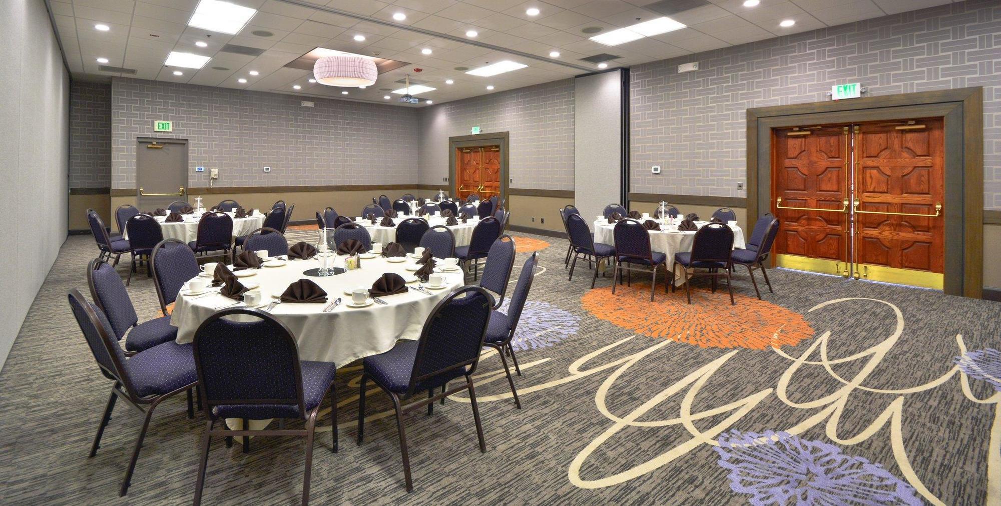 Embassy Suites By Hilton Denver Central Park Bisnis foto