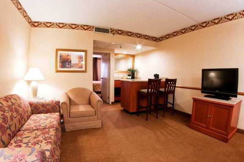 Embassy Suites By Hilton Denver Central Park Bagian luar foto